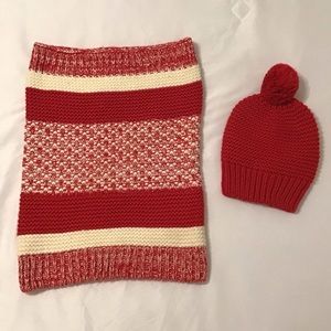 ⭐️GAP Knit Circle Infinity Scarf and Knit Hat with Pom